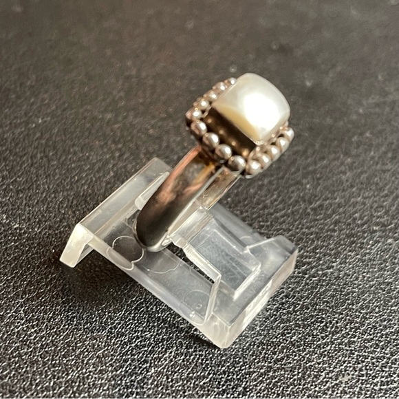 Silpada Sterling Silver Button Frame R1617 Mother Of Pearl Band Ring 925 Sz: 5 - Picture 4 of 8